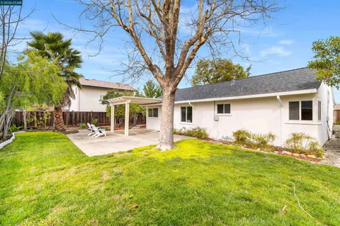 $900,000 | 113 Margie Drive, Pleasant Hill, CA 94523