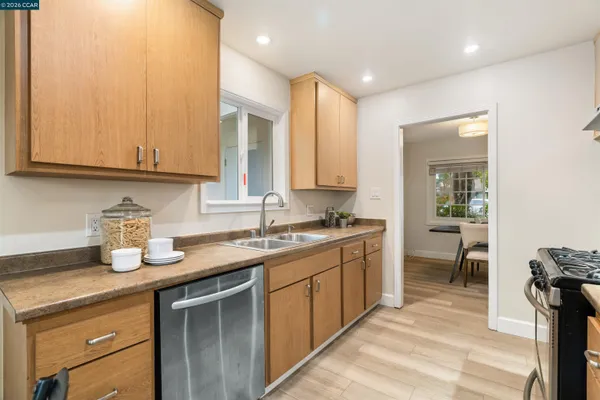 $900,000 | 113 Margie Drive, Pleasant Hill, CA 94523