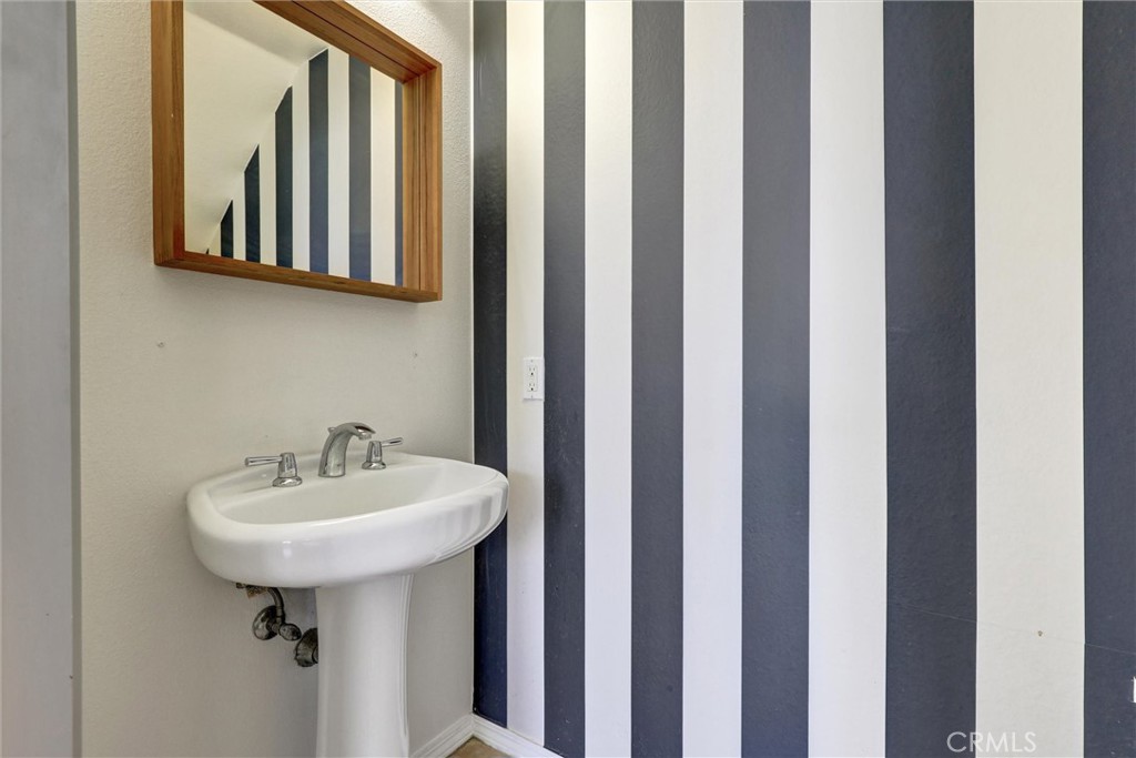 302 East 19th Street, Unit 7 Long Beach, CA 90806 - Photo 14 of 34