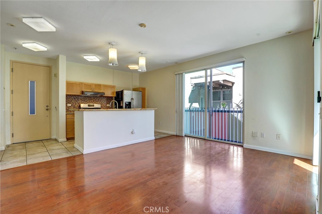 302 East 19th Street, Unit 7 Long Beach, CA 90806 - Photo 6 of 34