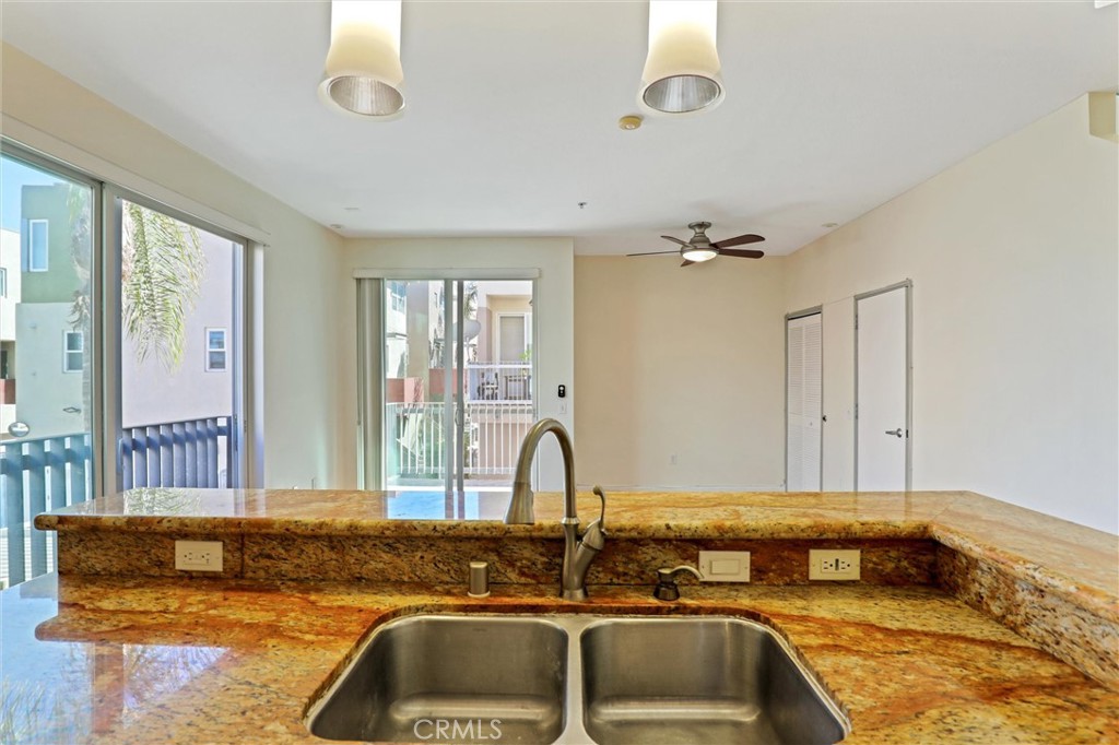 302 East 19th Street, Unit 7 Long Beach, CA 90806 - Photo 7 of 34