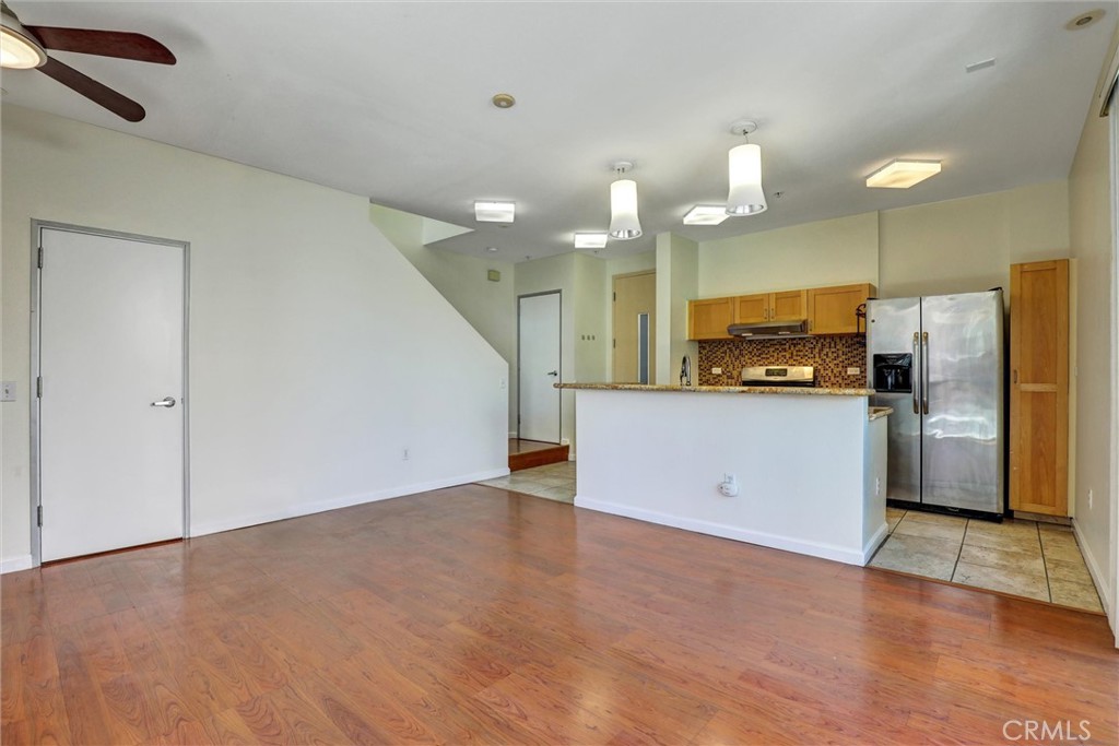 302 East 19th Street, Unit 7 Long Beach, CA 90806 - Photo 9 of 34