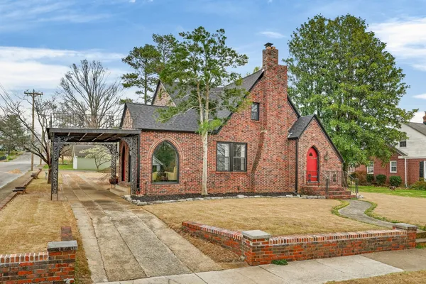 a view of outdoor space yard and front view of a house