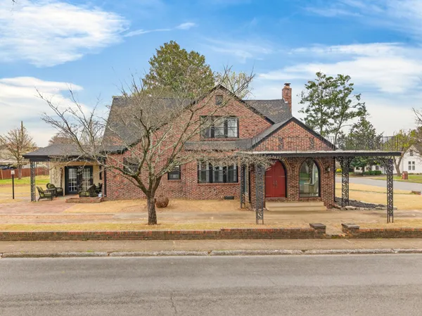 a view of a house with a outdoor space