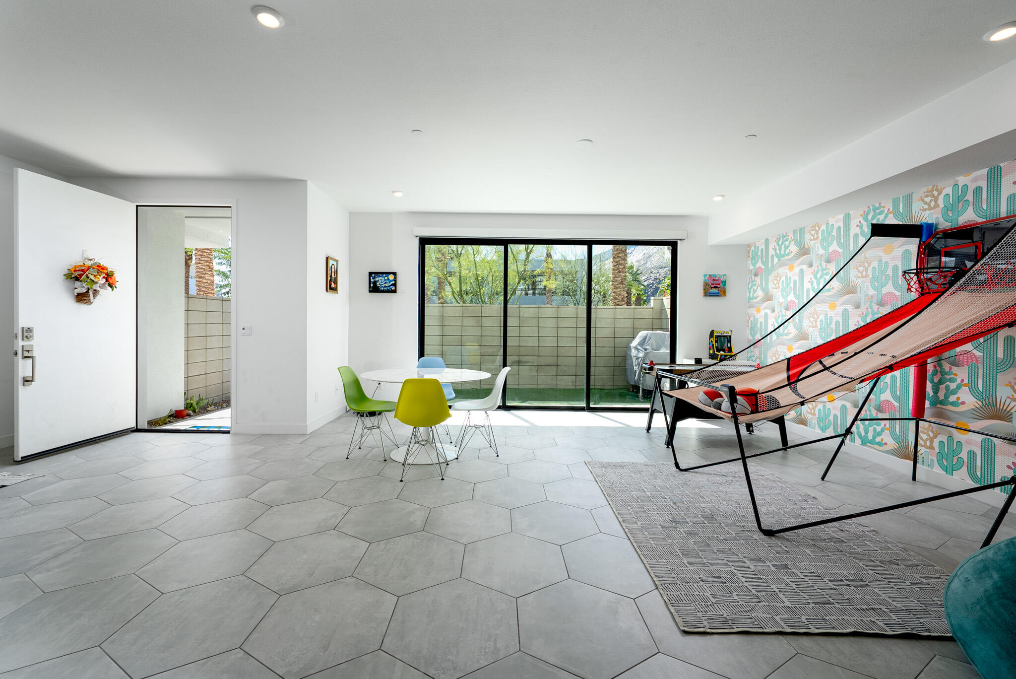 122 Cameron Center Drive Palm Springs, CA 92264 - Photo 9 of 53 .