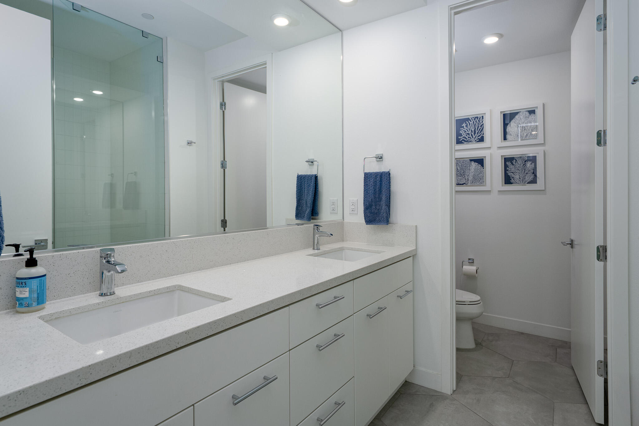 122 Cameron Center Drive Palm Springs, CA 92264 - Photo 10 of 53 .