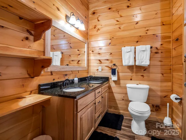 $950,000 | 1029 Rainbow Circle, Lake Lure, NC 28746