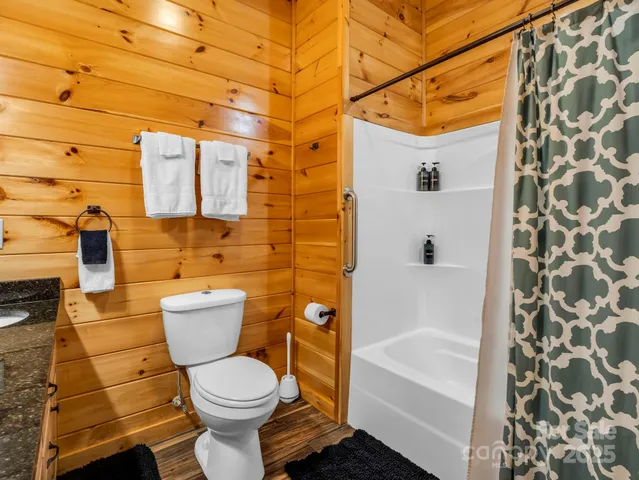 $950,000 | 1029 Rainbow Circle, Lake Lure, NC 28746