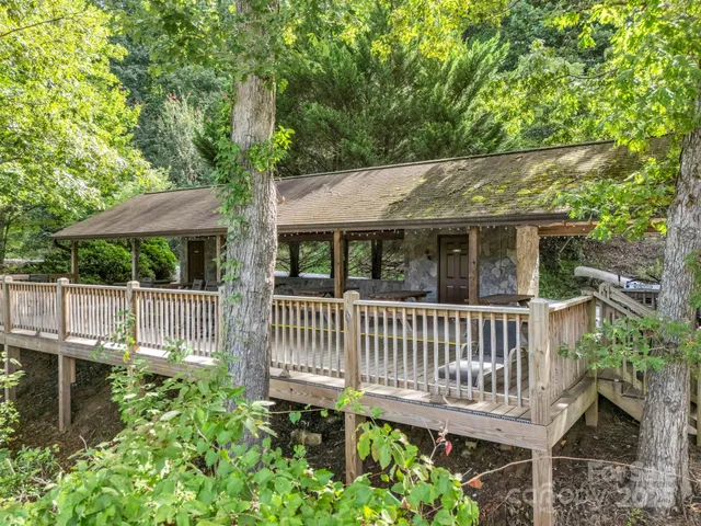 $950,000 | 1029 Rainbow Circle, Lake Lure, NC 28746