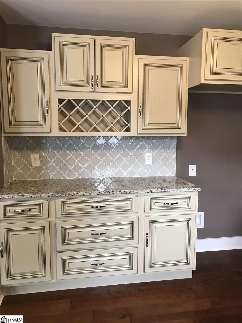 508 Flanders Court Greenville, SC 29607 - Photo 2 of 23 Gallery Image 2