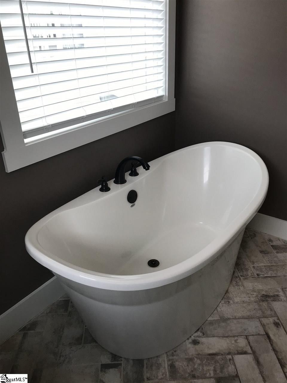 508 Flanders Court Greenville, SC 29607 - Photo 17 of 23 Gallery Image 17