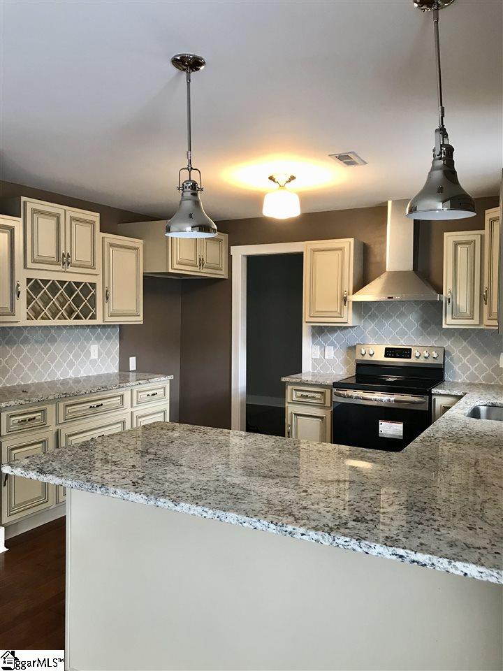 508 Flanders Court Greenville, SC 29607 - Photo 3 of 23 Gallery Image 3