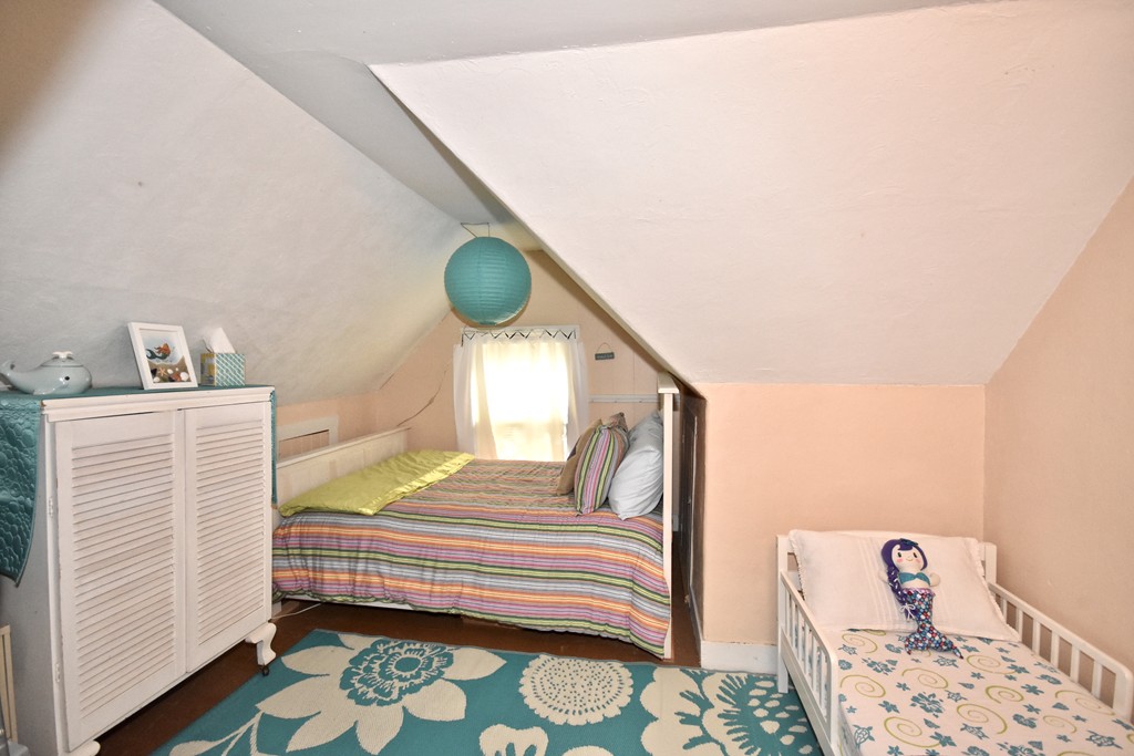 8-10 Pine Island Road Mattapoisett, MA 02739 - Photo 11 of 17 Gallery Image 11