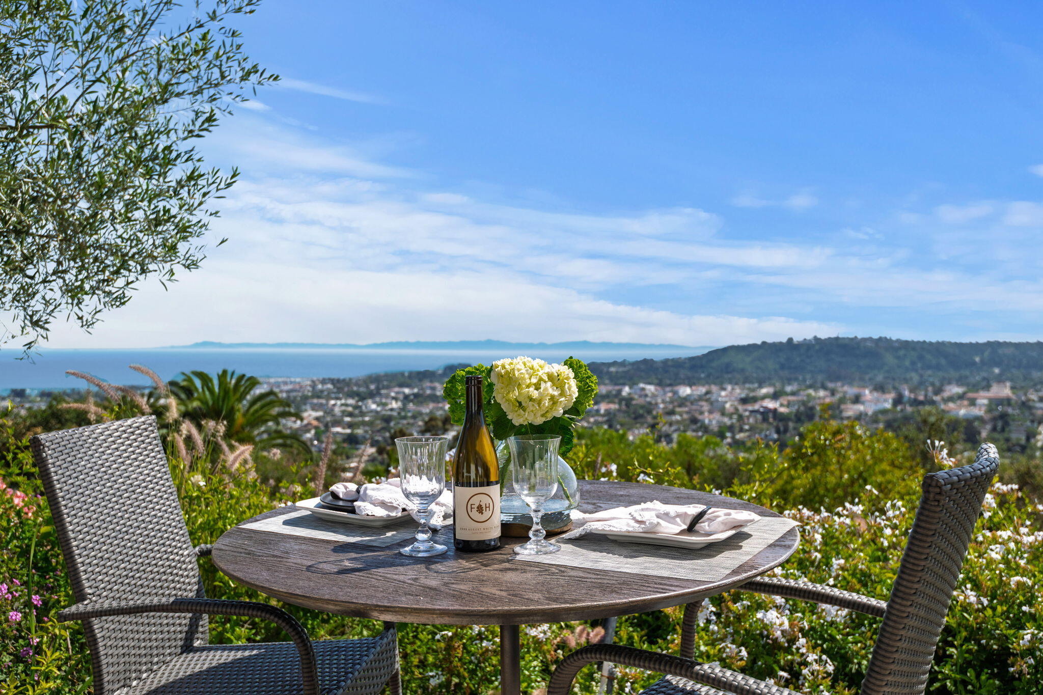 1144 Arbolado Road Santa Barbara, CA 93103 - Photo 10 of 40 07-Picnic Table