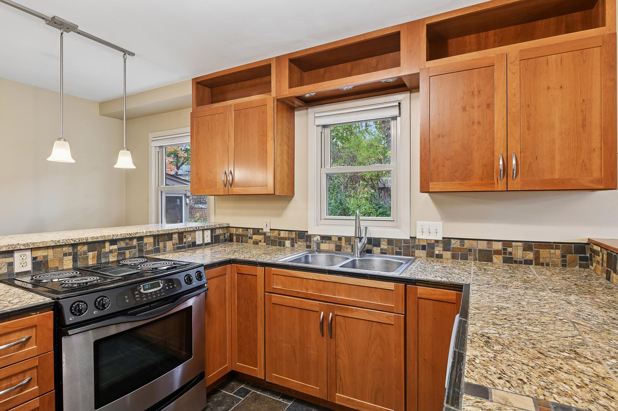 6115 Club Valley Road Excelsior, MN 55331 - Photo 9 of 40