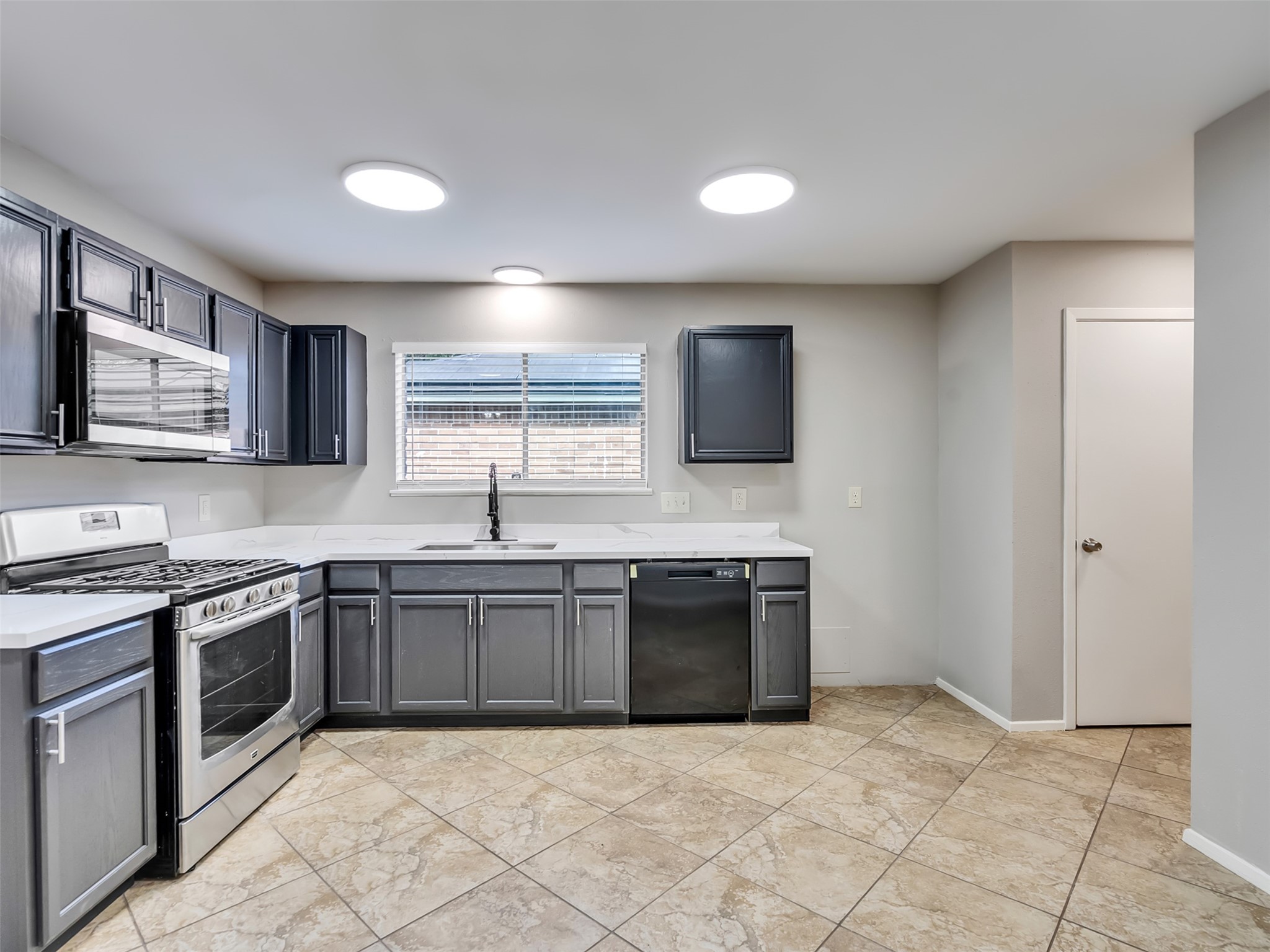 2627 North Spring Drive Spring, TX 77373 - Photo 5 of 14 Kitchen