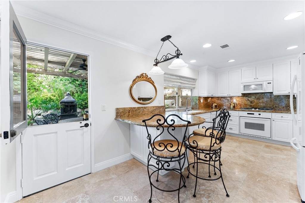 10 Sillero Rancho Santa Margarita, CA 92688 - Photo 14 of 70 Kitchen Has a Dutch Door to the Backyard