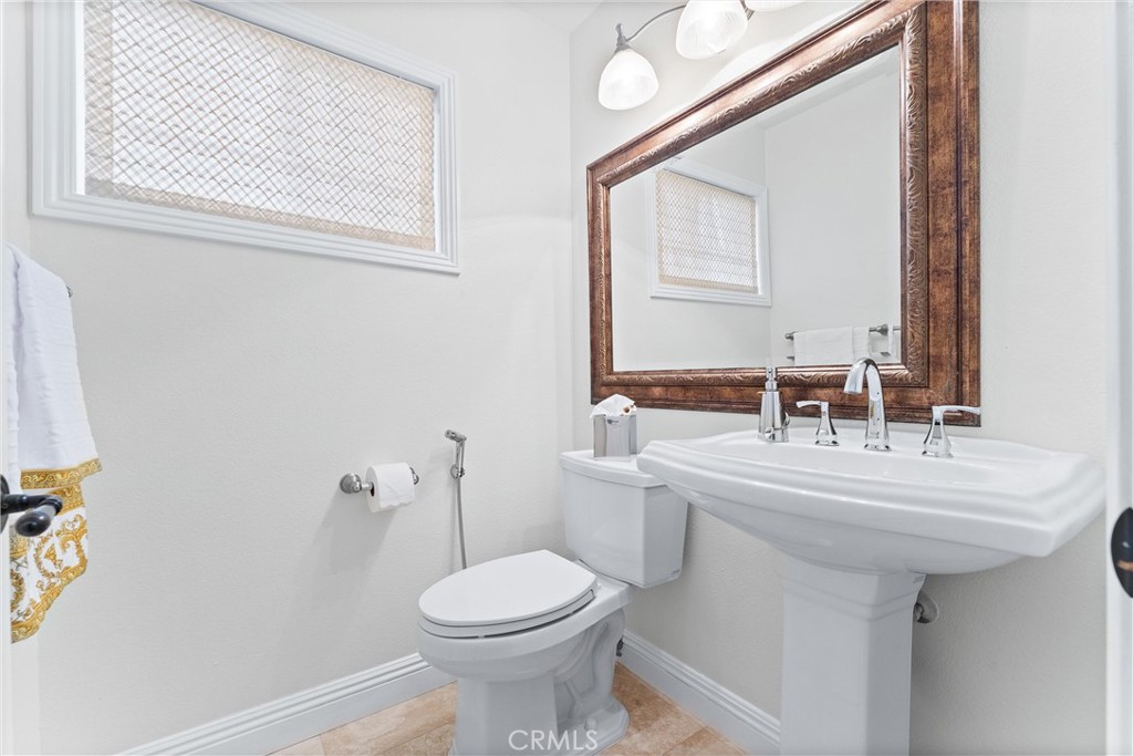 10 Sillero Rancho Santa Margarita, CA 92688 - Photo 19 of 70 Powder Room on Main Floor