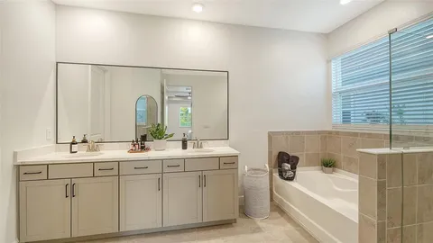 $899,900 | 17732 Barley Drive, Bradenton, FL 34211