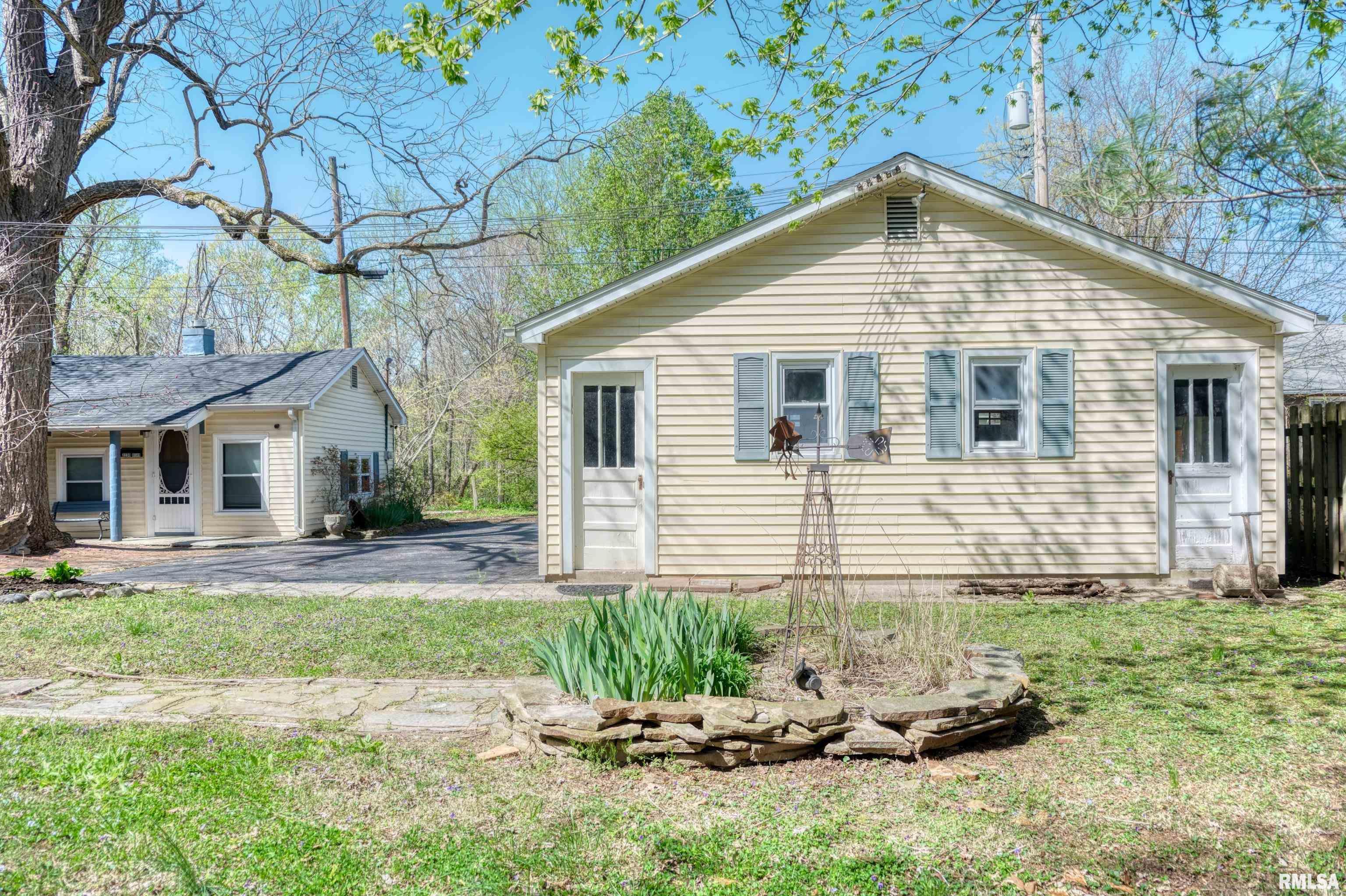 2230 Walnut Street Murphysboro, IL 62966 - Photo 5 of 43 Gallery Image 5