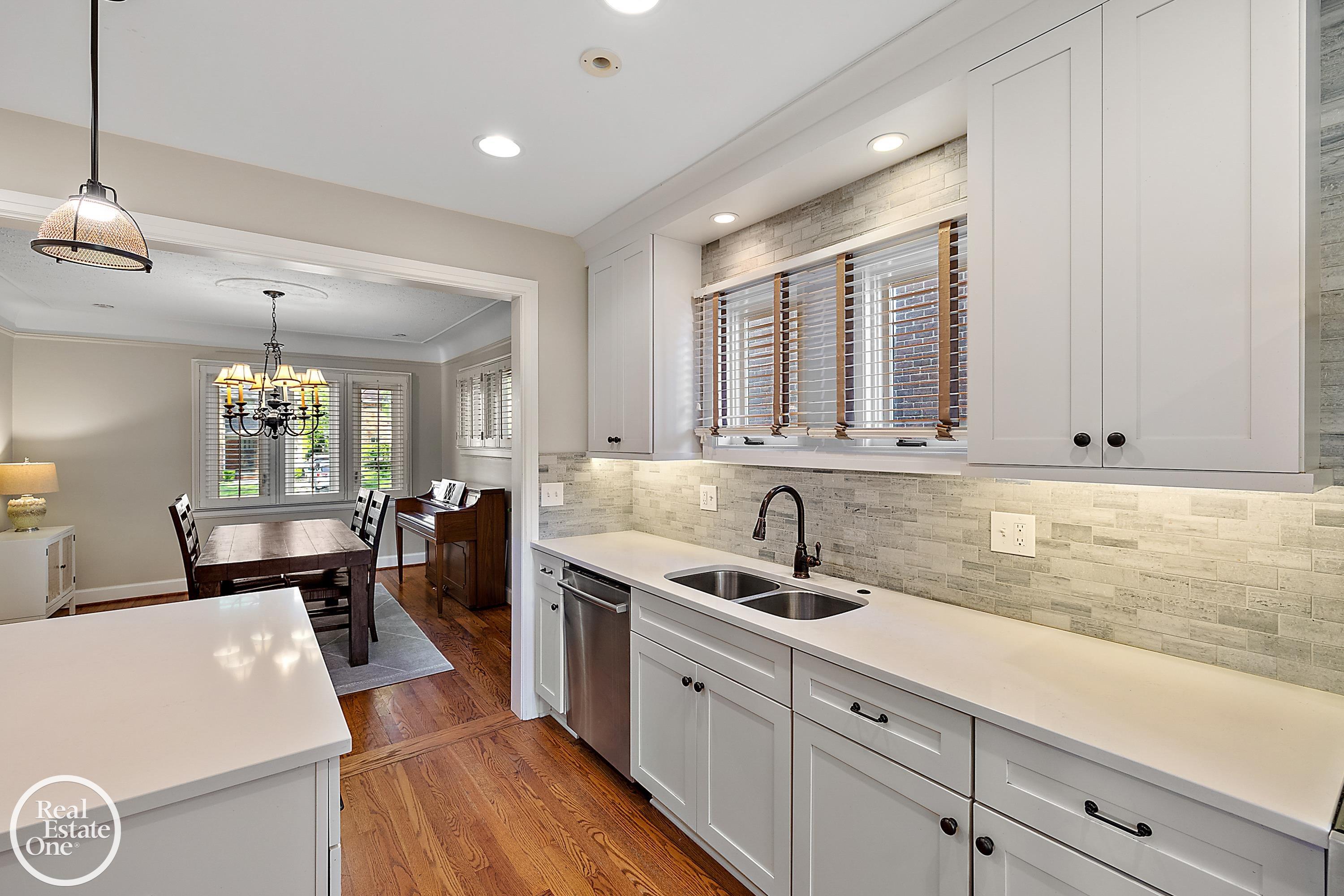 277 Merriweather Road Grosse Pointe Farms, MI 48236 - Photo 8 of 51