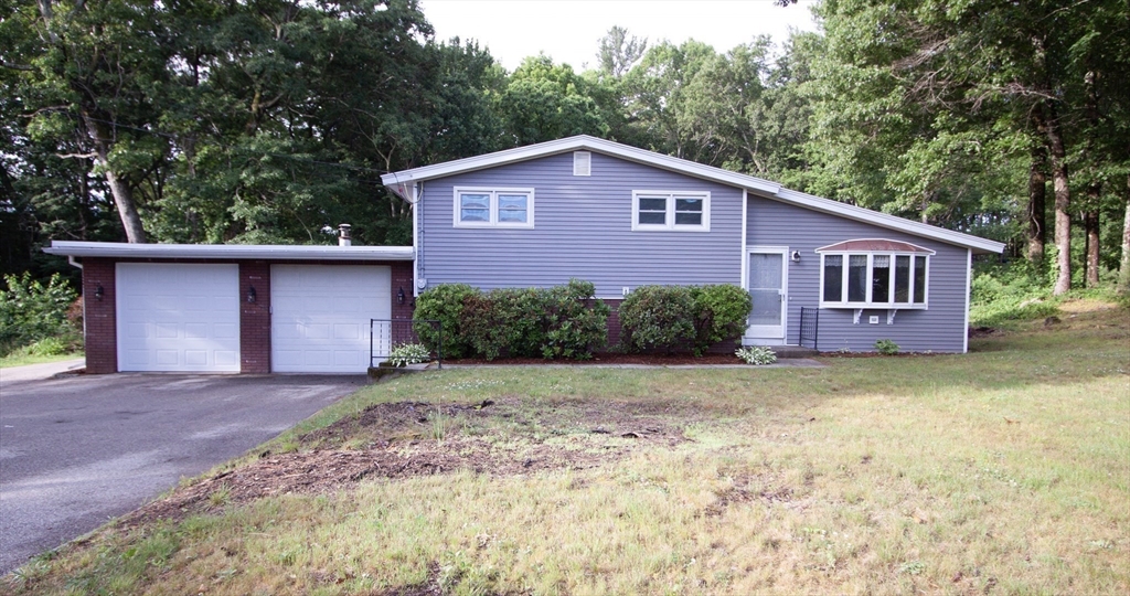 21 Siani Road Leicester, MA 01542 - Photo 2 of 31