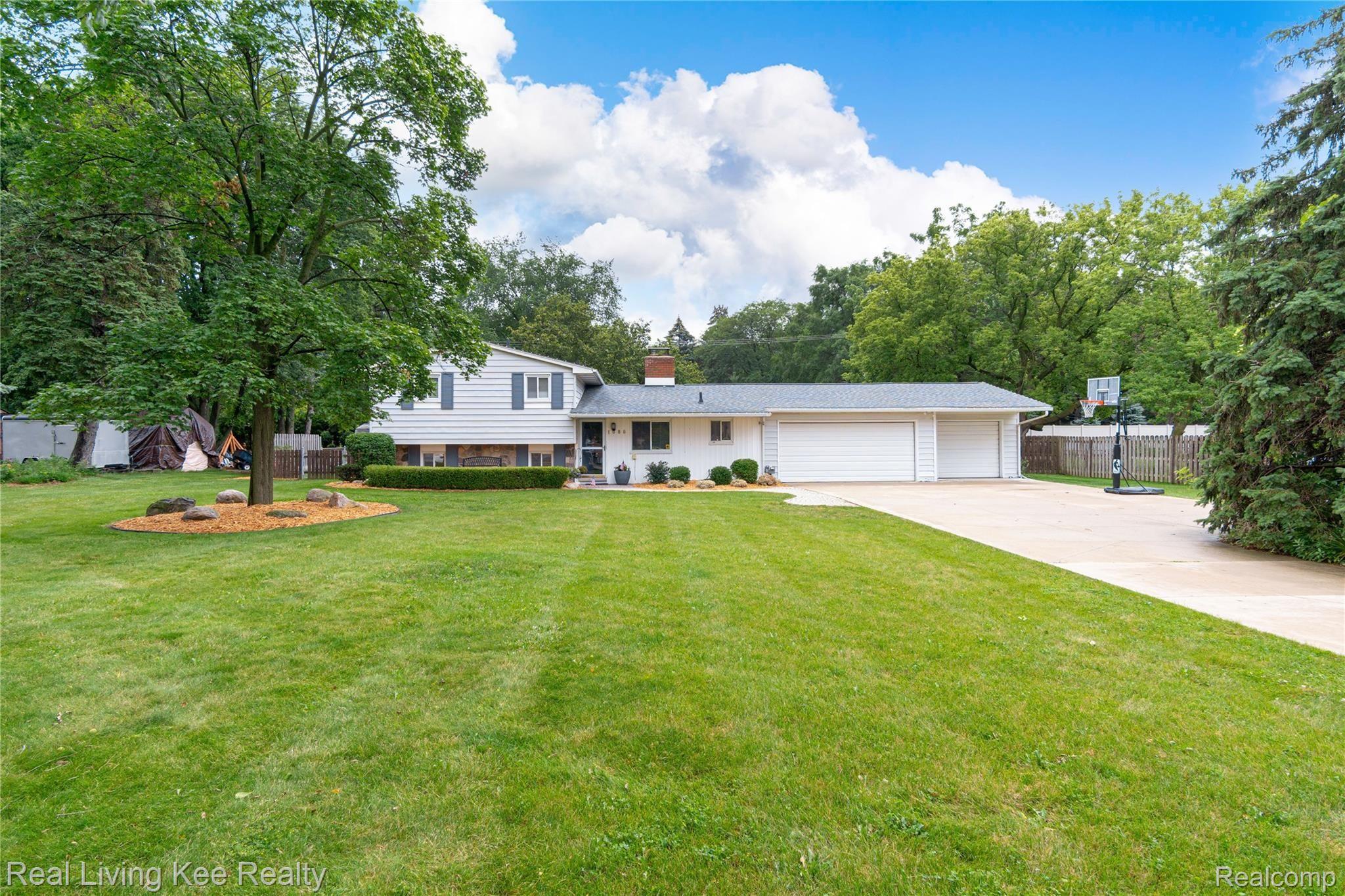 1088 North Adams Road Rochester, MI 48306 - Photo 2 of 49 Exteriors (1 of 10).jpg