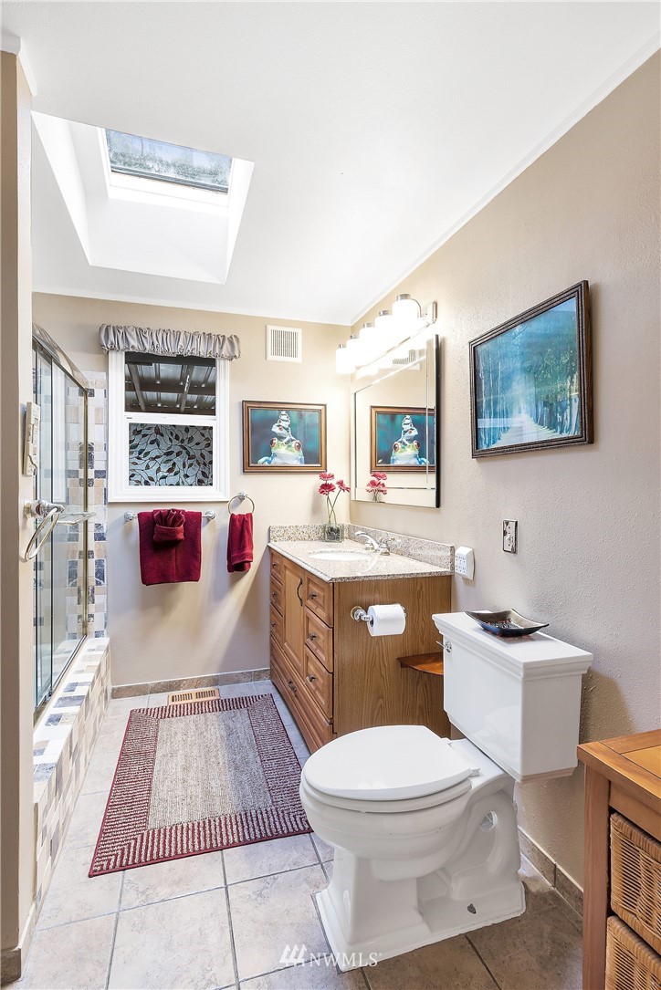 9330 216th Street Southwest Edmonds, WA 98020 - Photo 12 of 25 Gallery Image 12