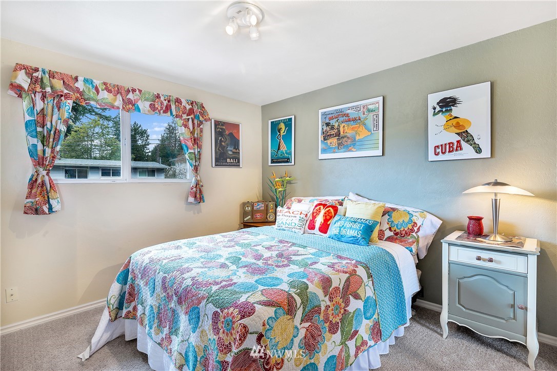 9330 216th Street Southwest Edmonds, WA 98020 - Photo 13 of 25 Gallery Image 13