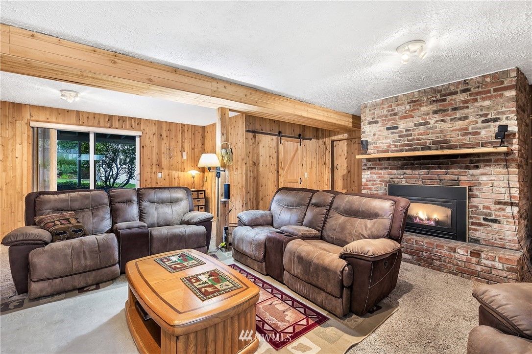 9330 216th Street Southwest Edmonds, WA 98020 - Photo 17 of 25 Gallery Image 17