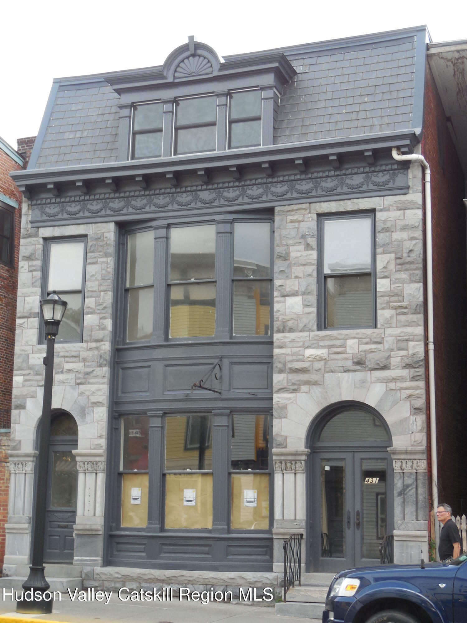 431 Warren Street, Unit 2 Hudson, NY 12534 - Photo 1 of 6 a front view of a building