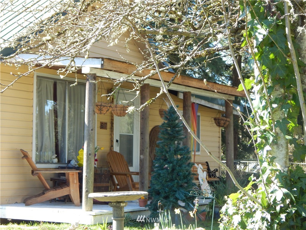 617 Northeast Riddell Road Bremerton, WA 98310 - Photo 1 of 6 Gallery Image 1