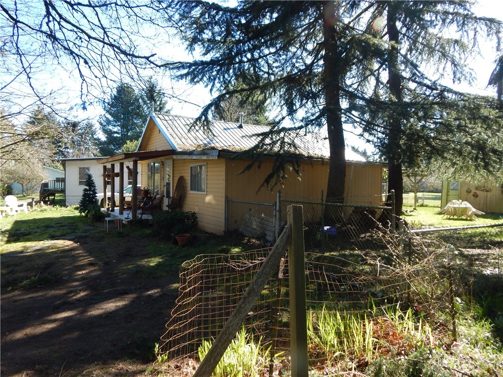 617 Northeast Riddell Road Bremerton, WA 98310 - Photo 3 of 6 Gallery Image 3