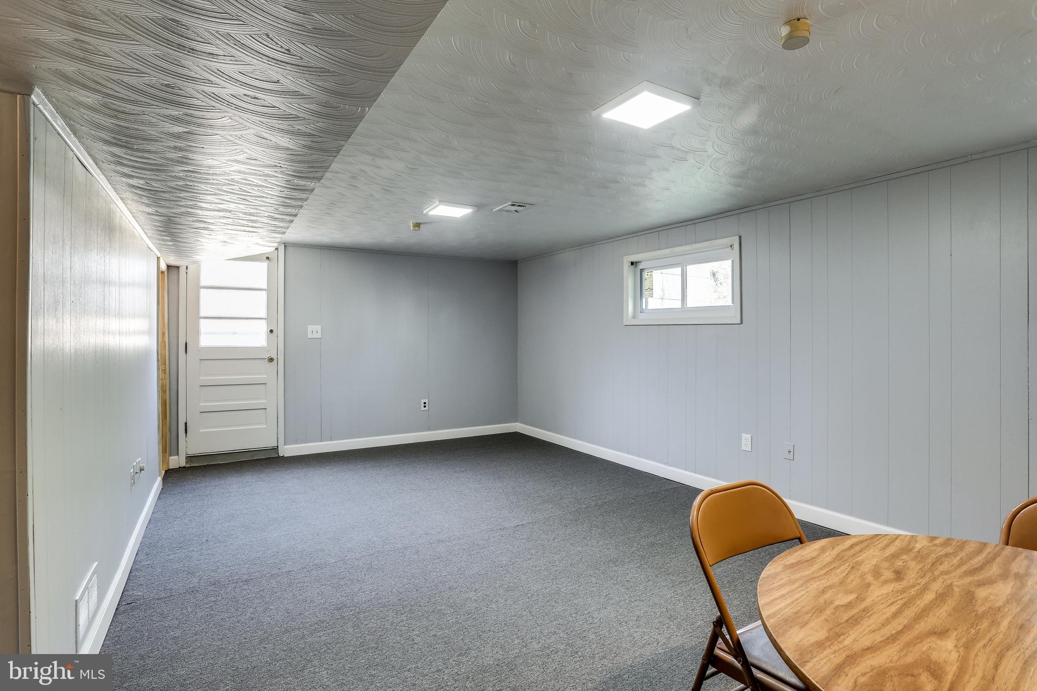 4602 Old Court Road Baltimore, MD 21208 - Photo 20 of 24 Freshly painted family room