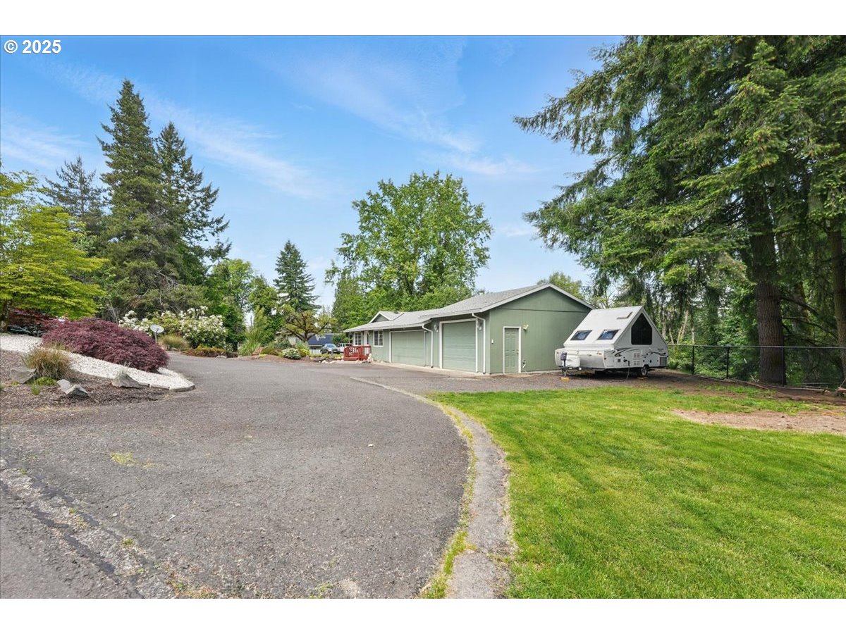 2050 Southeast Regner Road Gresham, OR 97080 - Photo 3 of 35 Gallery Image 3