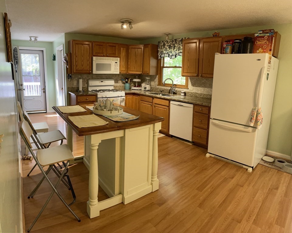 41 Brandon Road Haverhill, MA 01832 - Photo 8 of 17 Gallery Image 8