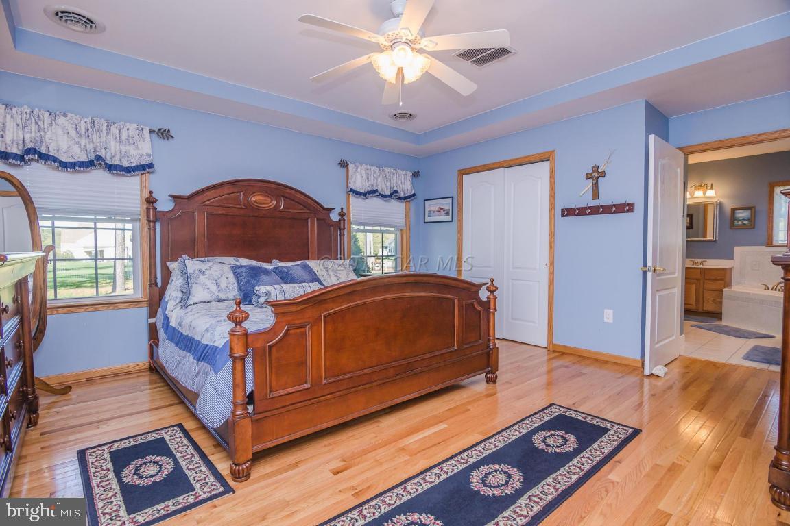 5115 Thomas Long Road Crisfield, MD 21817 - Photo 13 of 44 Master w/Hardwood Flooring