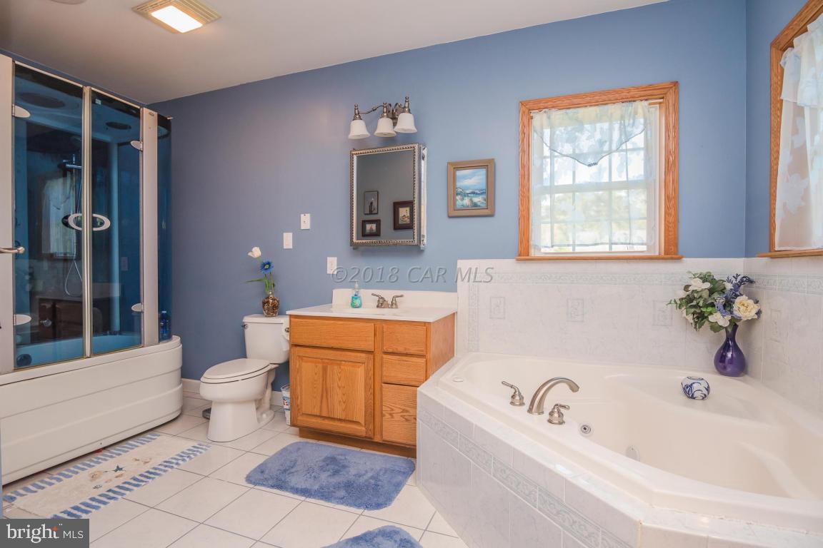 5115 Thomas Long Road Crisfield, MD 21817 - Photo 15 of 44 Master Bathroom
