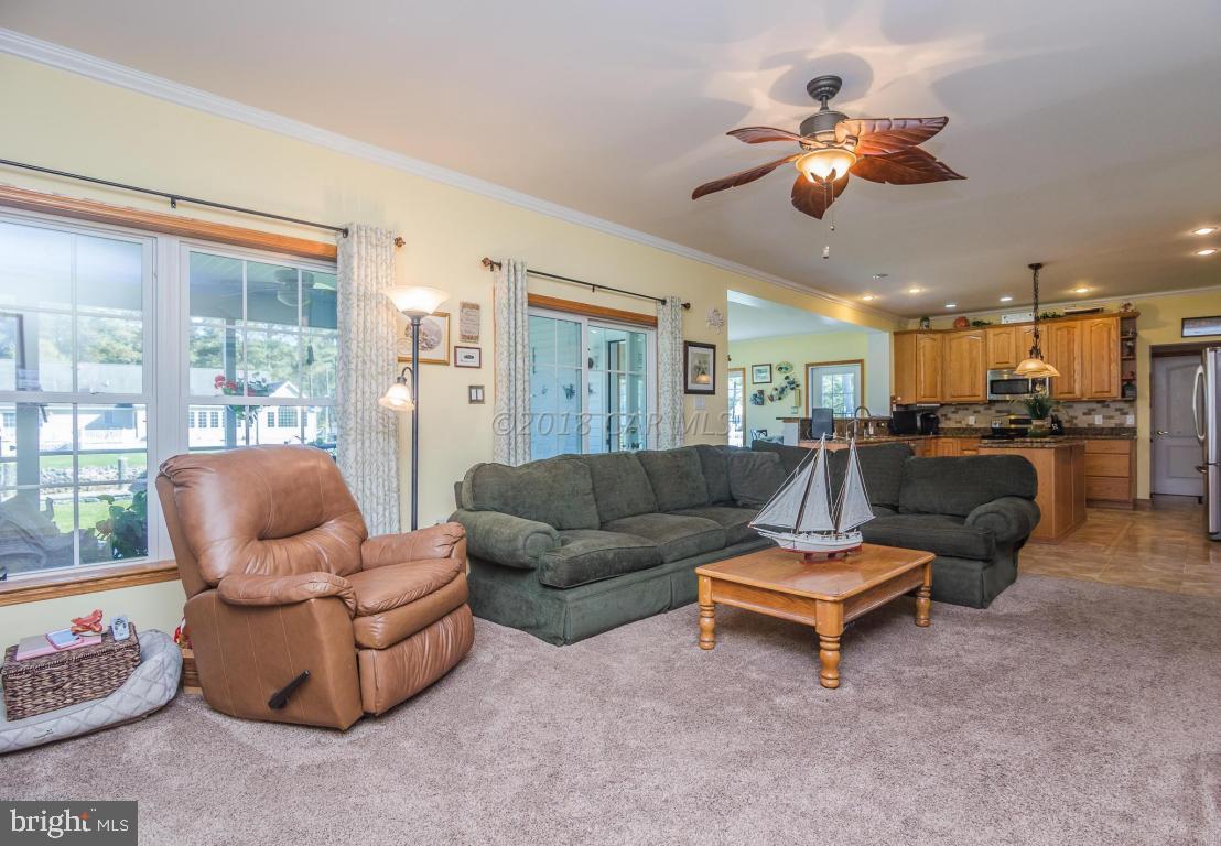 5115 Thomas Long Road Crisfield, MD 21817 - Photo 32 of 44 Family Room