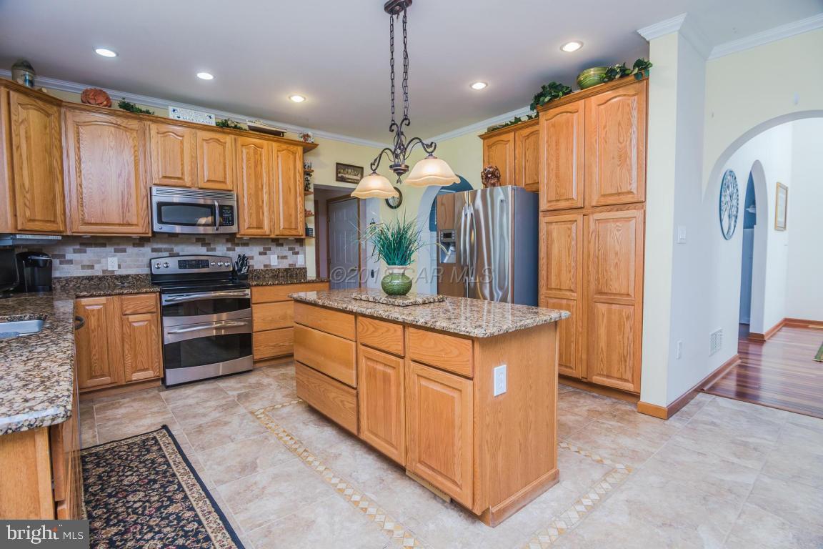 5115 Thomas Long Road Crisfield, MD 21817 - Photo 9 of 44 Plenty of cooking space