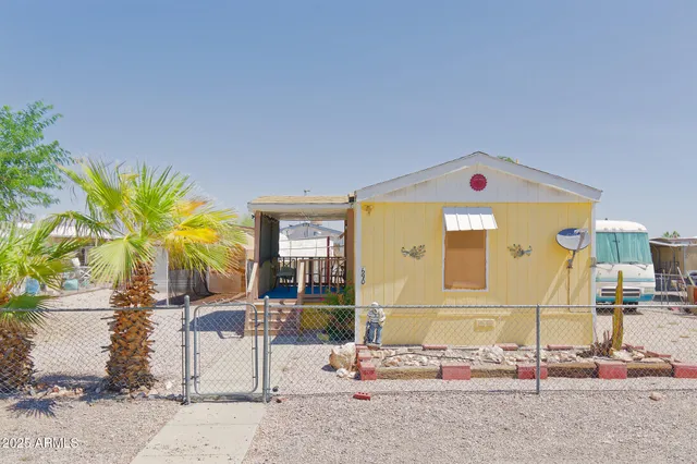 $90,000 | 690 Granada Drive, Quartzsite, AZ 85346