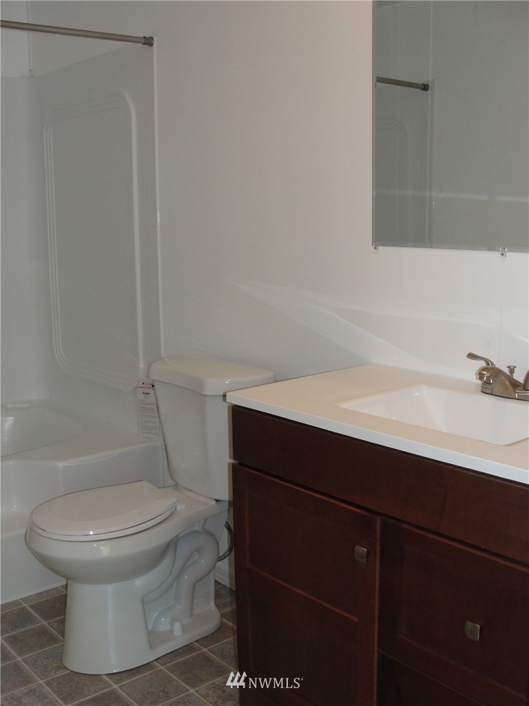 5168 Phillips Road Southeast Port Orchard, WA 98367 - Photo 4 of 7 Gallery Image 4