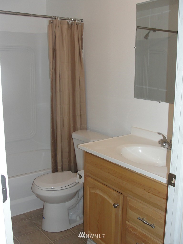 5168 Phillips Road Southeast Port Orchard, WA 98367 - Photo 5 of 7 Gallery Image 5