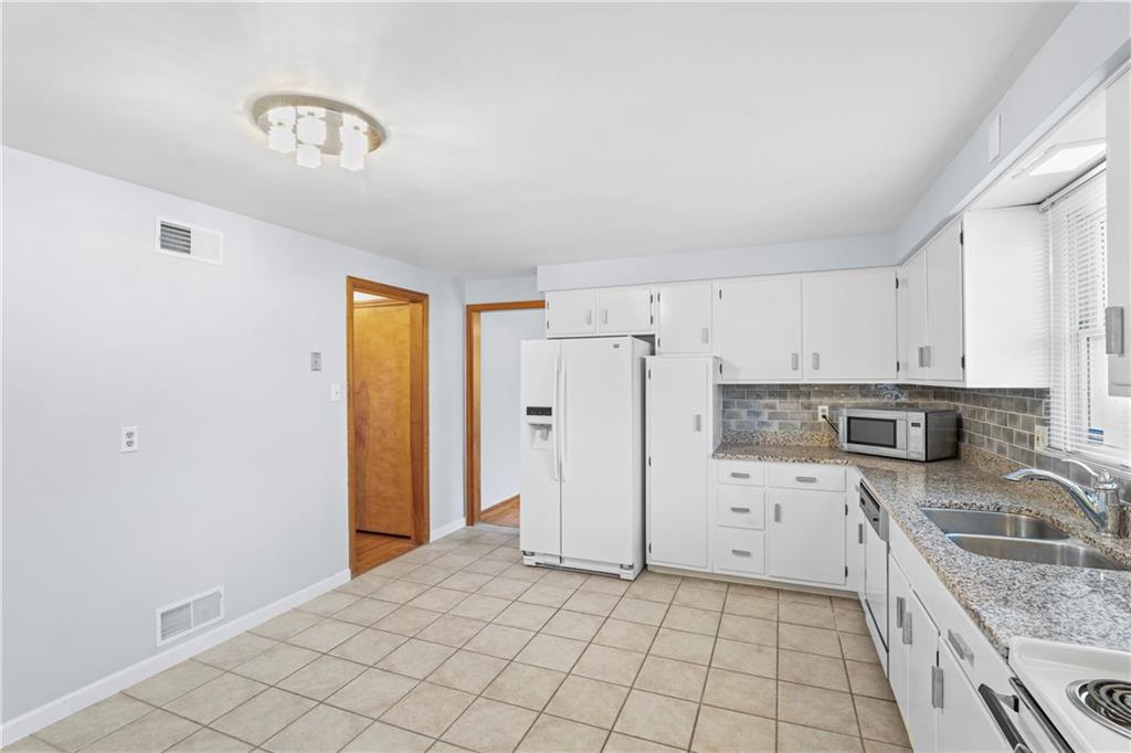 473 Baldwin Road Pittsburgh, PA 15205 - Photo 4 of 25 Another view of the Kitchen