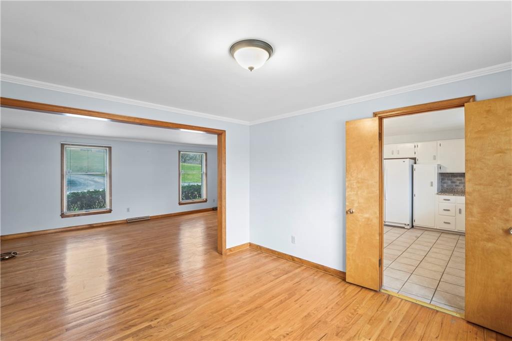 473 Baldwin Road Pittsburgh, PA 15205 - Photo 6 of 25 Dining area 11x13 Looking into the Kitchen and living room