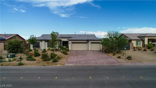 $3,475 | 7458 McLeod Drive, Las Vegas, NV 89120