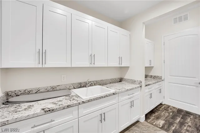 $3,475 | 7458 McLeod Drive, Las Vegas, NV 89120