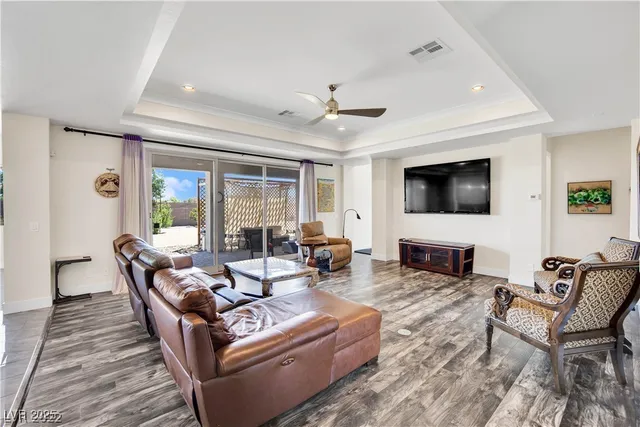 $3,475 | 7458 McLeod Drive, Las Vegas, NV 89120