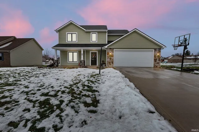 $292,400 | 317 Deer Trail, South Whitley, IN 46787
