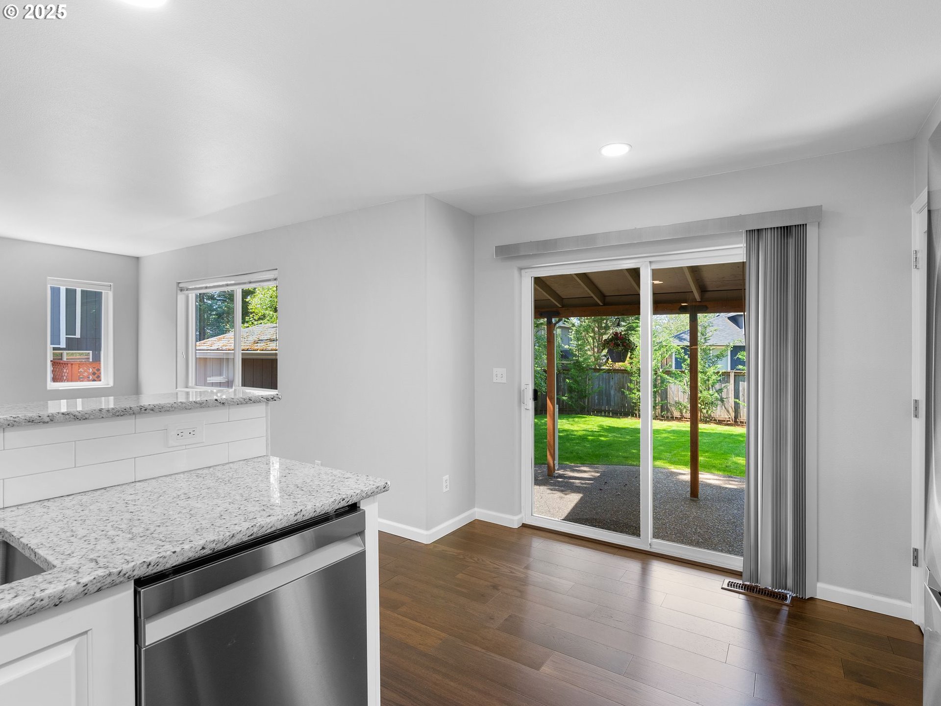 15618 Northwest Rondos Drive Portland, OR 97229 - Photo 14 of 41 Kitchen